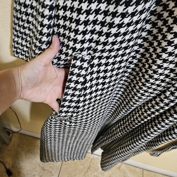 Houndstooth Coat - Picture 4 of 8